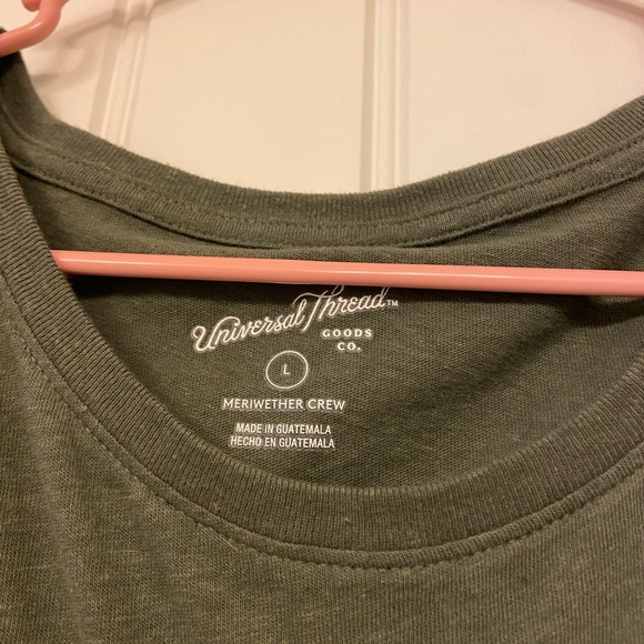 Green tshirt - Picture 2 of 2